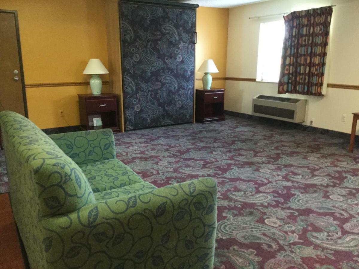 Super 8 By Wyndham Imlay City Ngoại thất bức ảnh